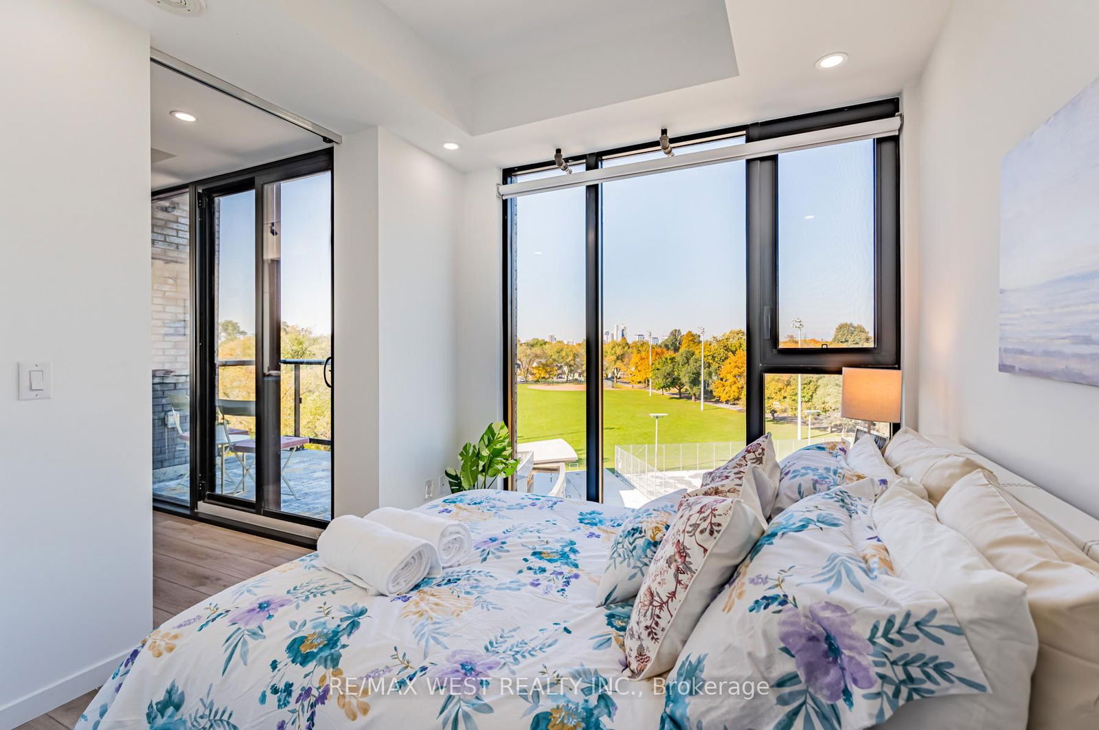 Condo for sale at 524-7 Smith Crescent, Toronto, Stonegate-Queensway, M8Z 0G3 - MLS: W12133886