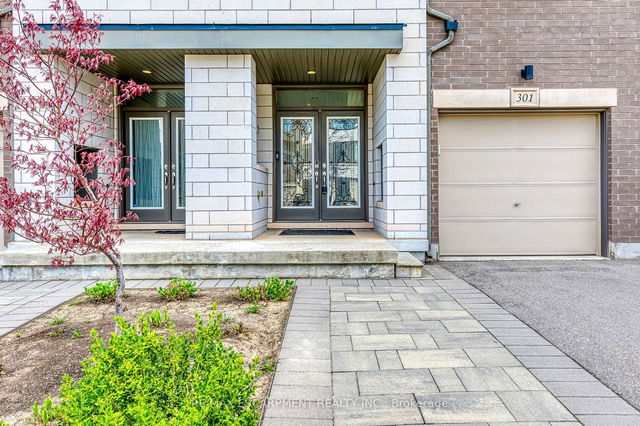 301 Squire Crescent