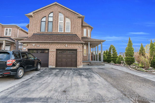 994 Ledbury Crescent