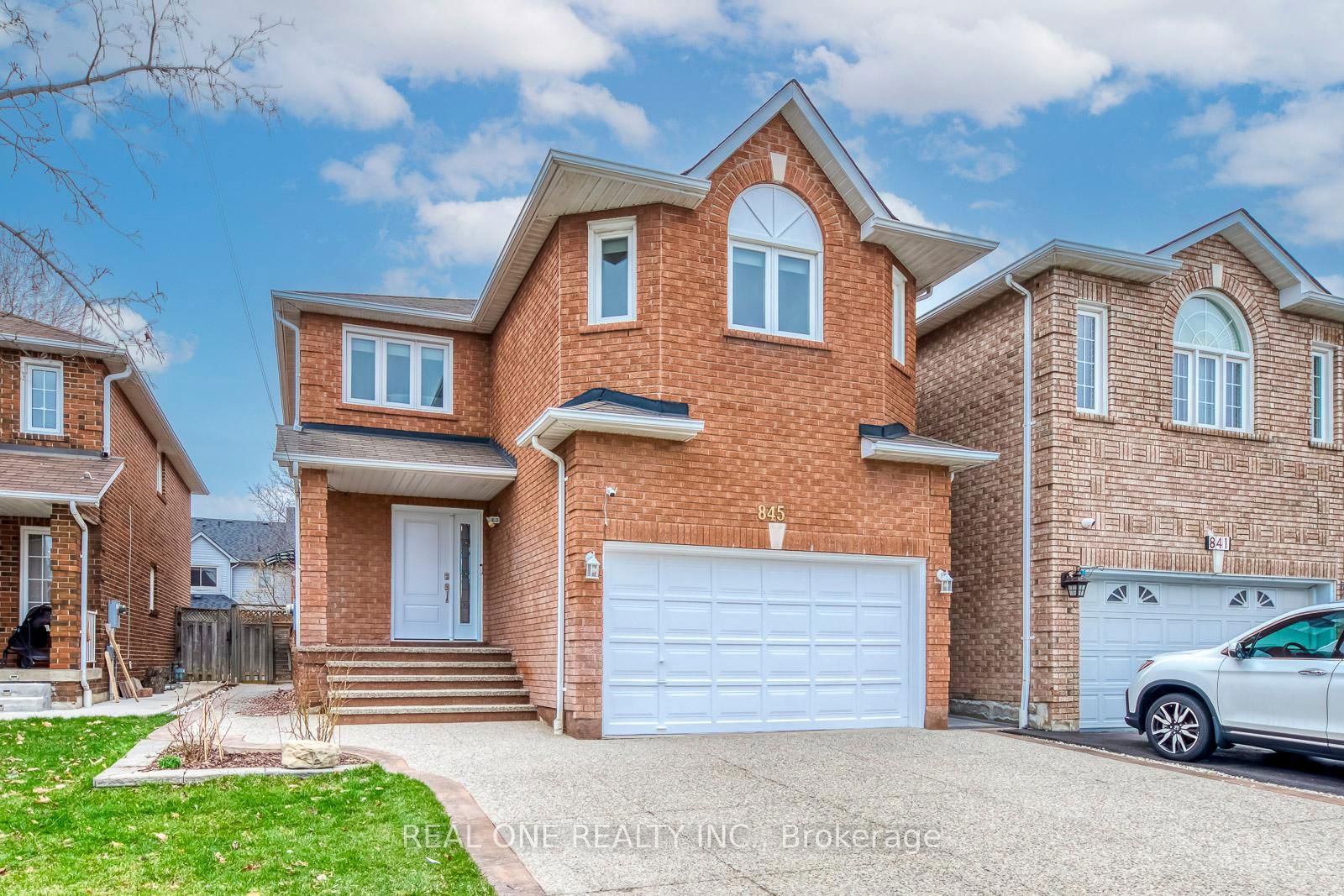Detached House for sale at 845 Winterton Way, Mississauga, East Credit, L5V 1Z5 - MLS: W12134077