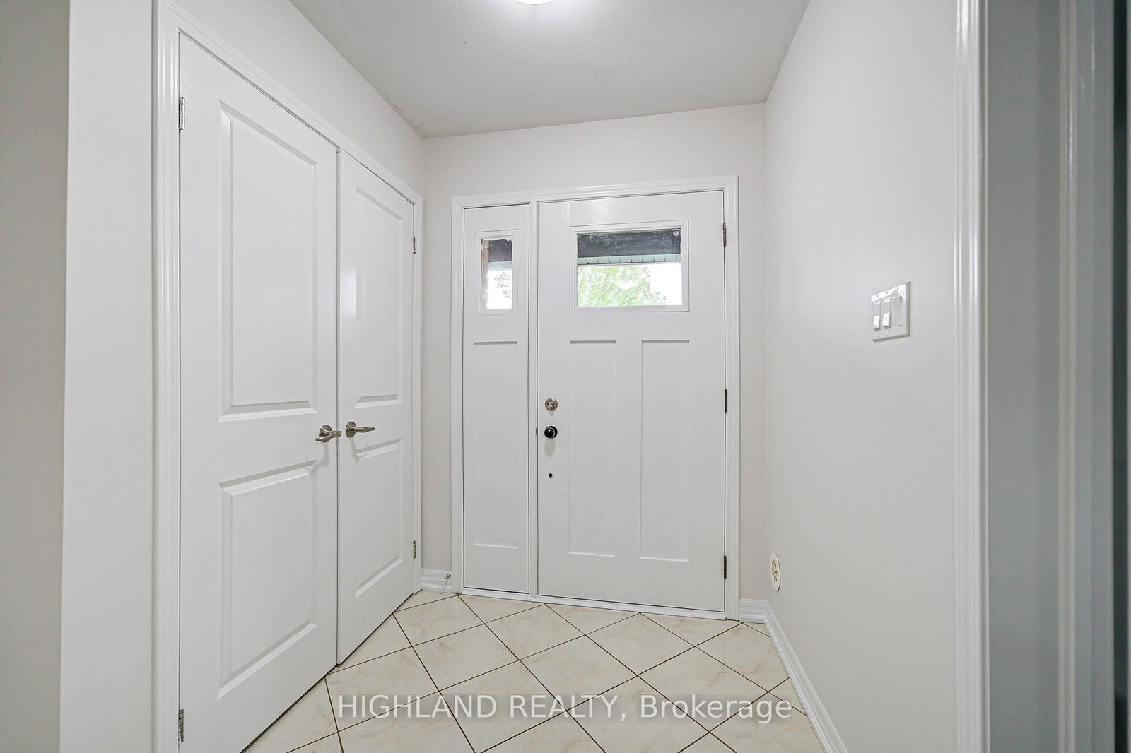 Townhouse for lease at 4-265 Ellen Davidson Drive, Oakville, Glenorchy, L6M 0V4 - MLS: W12134137