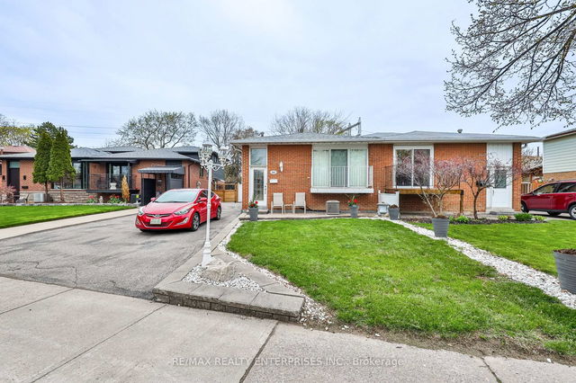 2167 Stir Crescent