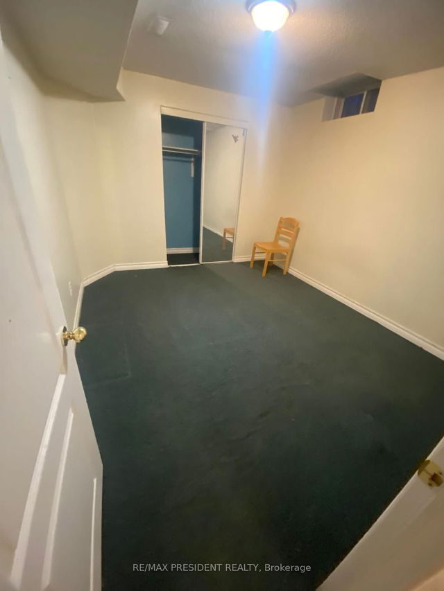 Basement - 44 Gold Hill Road S