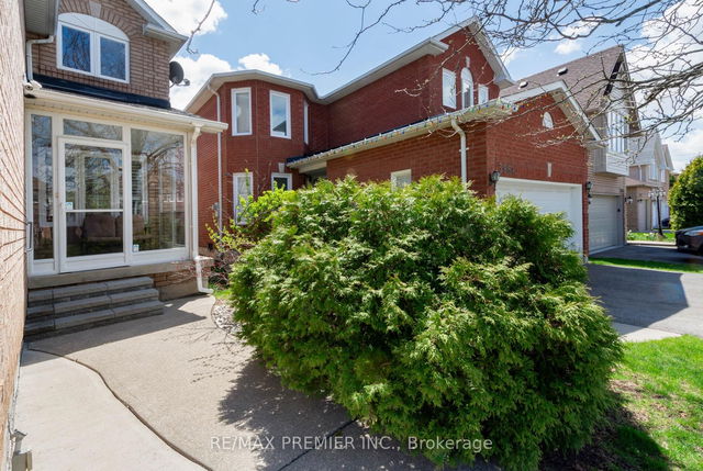 3960 Honey Locust Trail