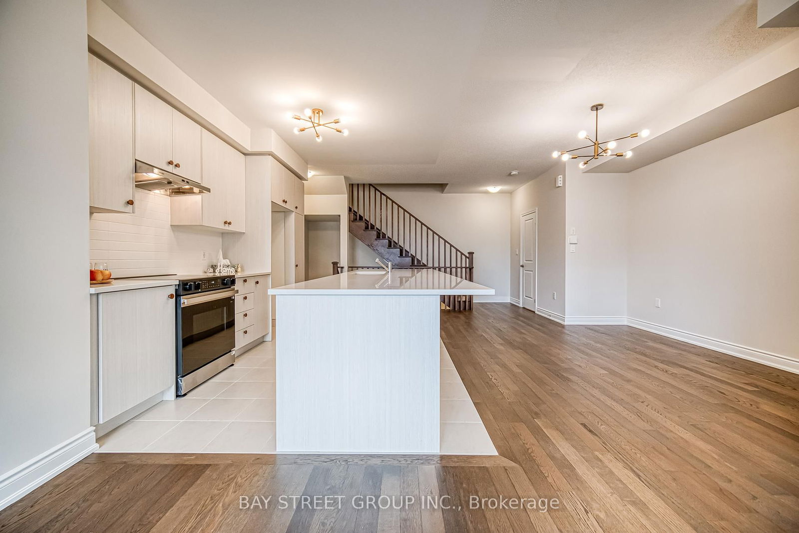 Townhouse for lease at 1411 Courtleigh Trail, Oakville, Joshua Meadows, L6H 7Y8 - MLS: W12134681
