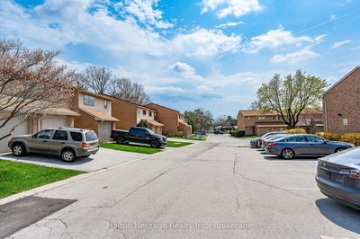 Unit 71 — 1556 Lancaster Dr, Oakville - Falgarwood image-0-1