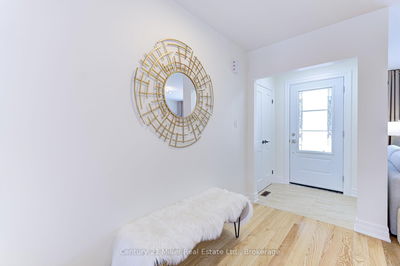 1195 Queens Ave, Oakville - College Park image-0-2