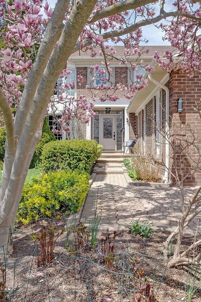 1225 Old Post Dr, Oakville - Glen Abbey image-0-1