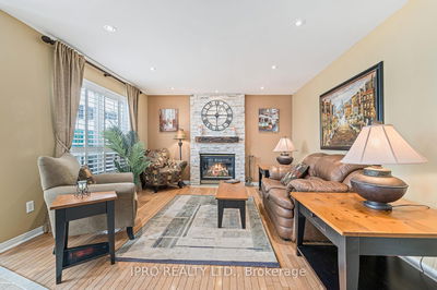 22 Bowman St, Halton Hills - Georgetown image-0-3