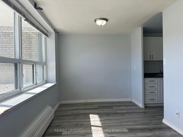 102 - 363 Lakeshore Road