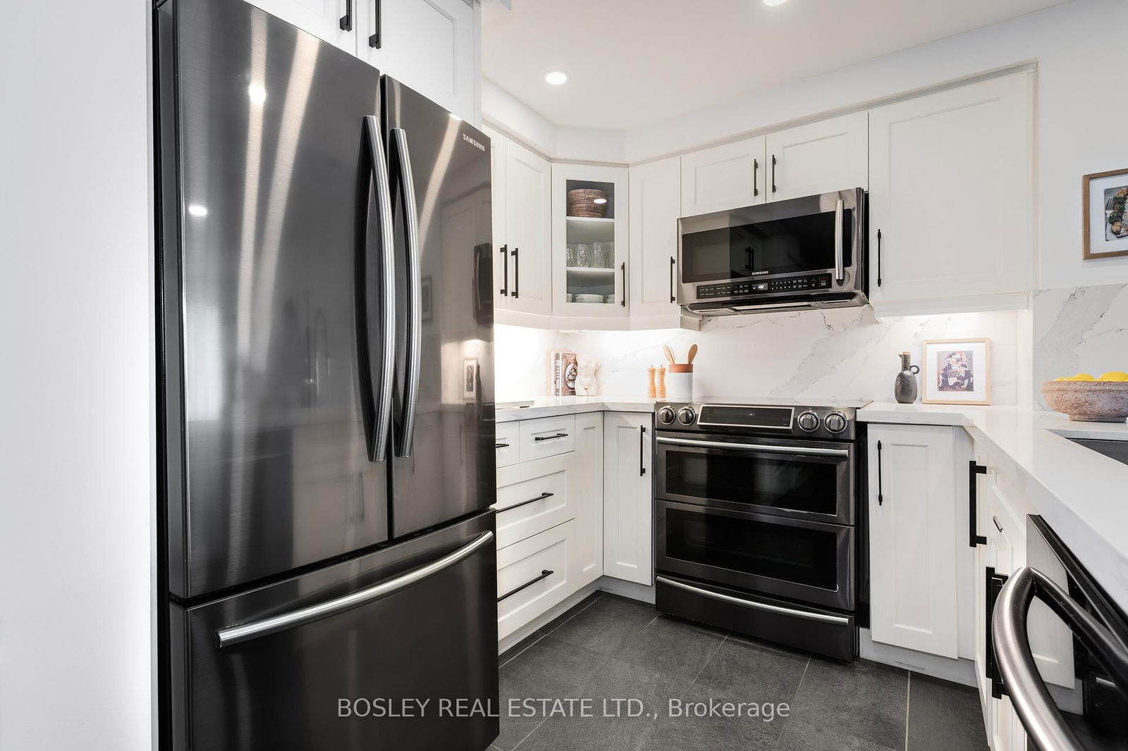Condo for sale at 901-38 Fontenay Court, Toronto, Edenbridge-Humber Valley, M9A 5H5 - MLS: W12135007