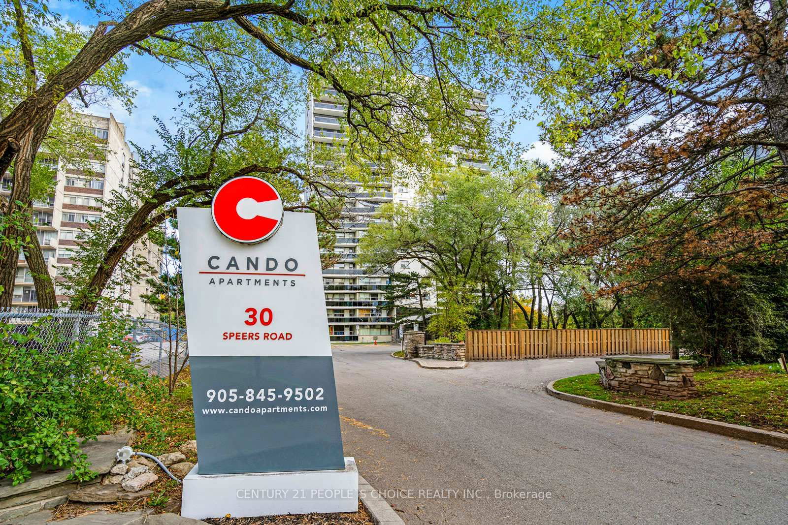 Condo for lease at 304-30 Speers Road, Toronto, Briar Hill-Belgravia, M8Y 1W9 - MLS: W12135119
