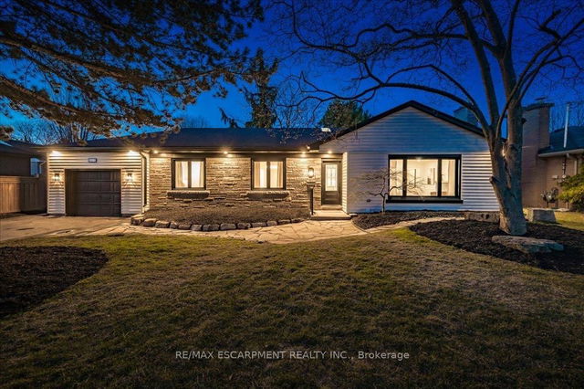 869 CONDOR Drive