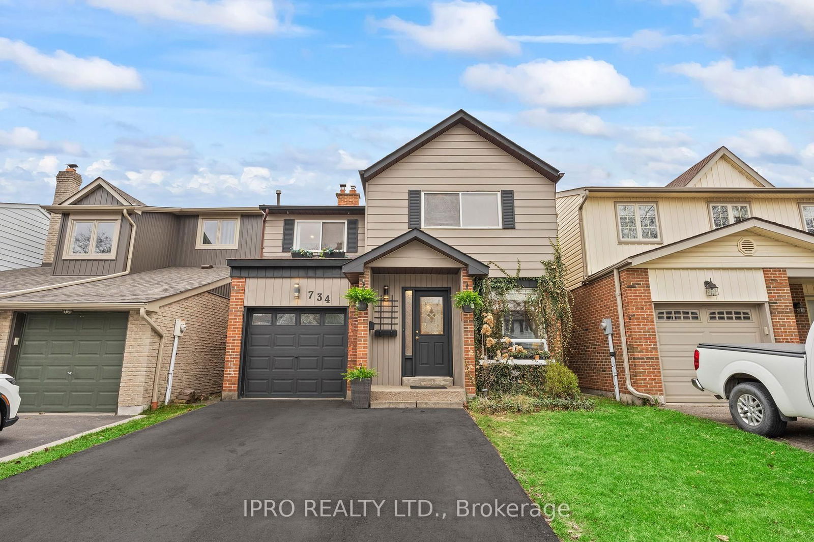Detached House for sale at 734 Briar Crescent, Milton, Dorset Park, L9T 3Z8 - MLS: W12135210