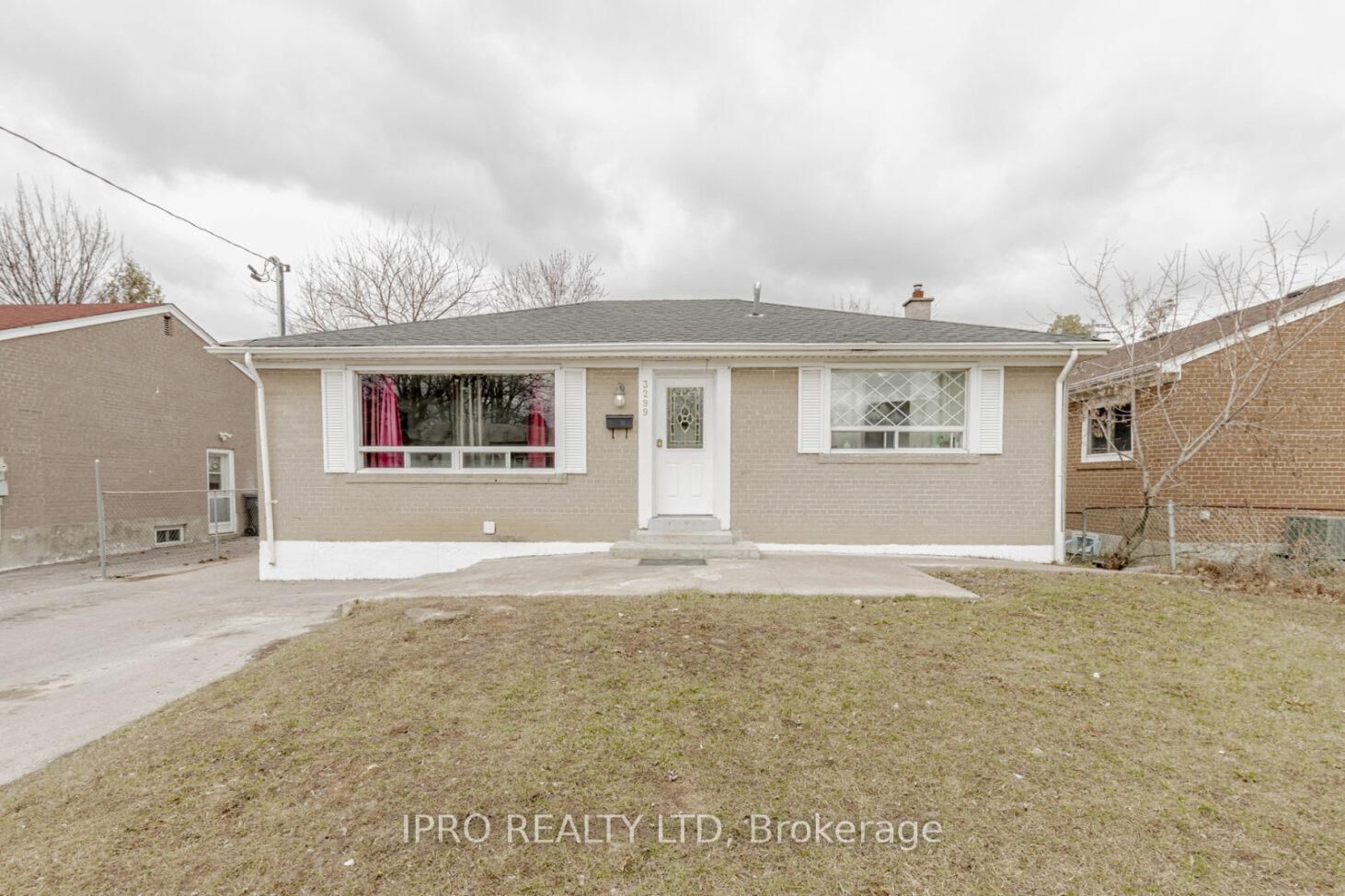 Detached House for sale at 3299 Etude Drive, Mississauga, Malton, L4T 1S9 - MLS: W12135227