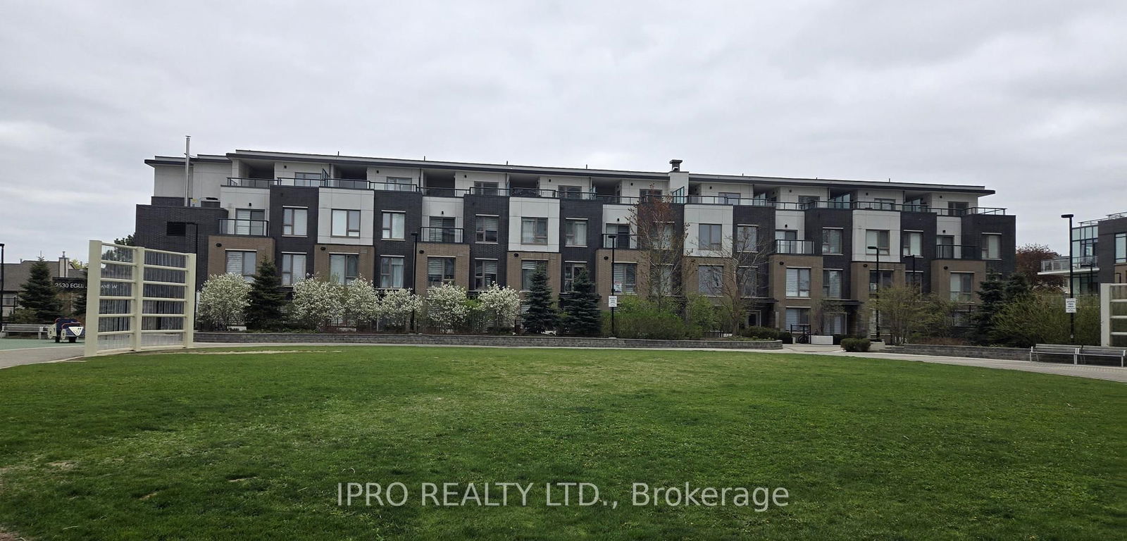 Townhouse for lease at 115-2530 Eglinton Avenue, Mississauga, Central Erin Mills, L5M 0Z5 - MLS: W12135382