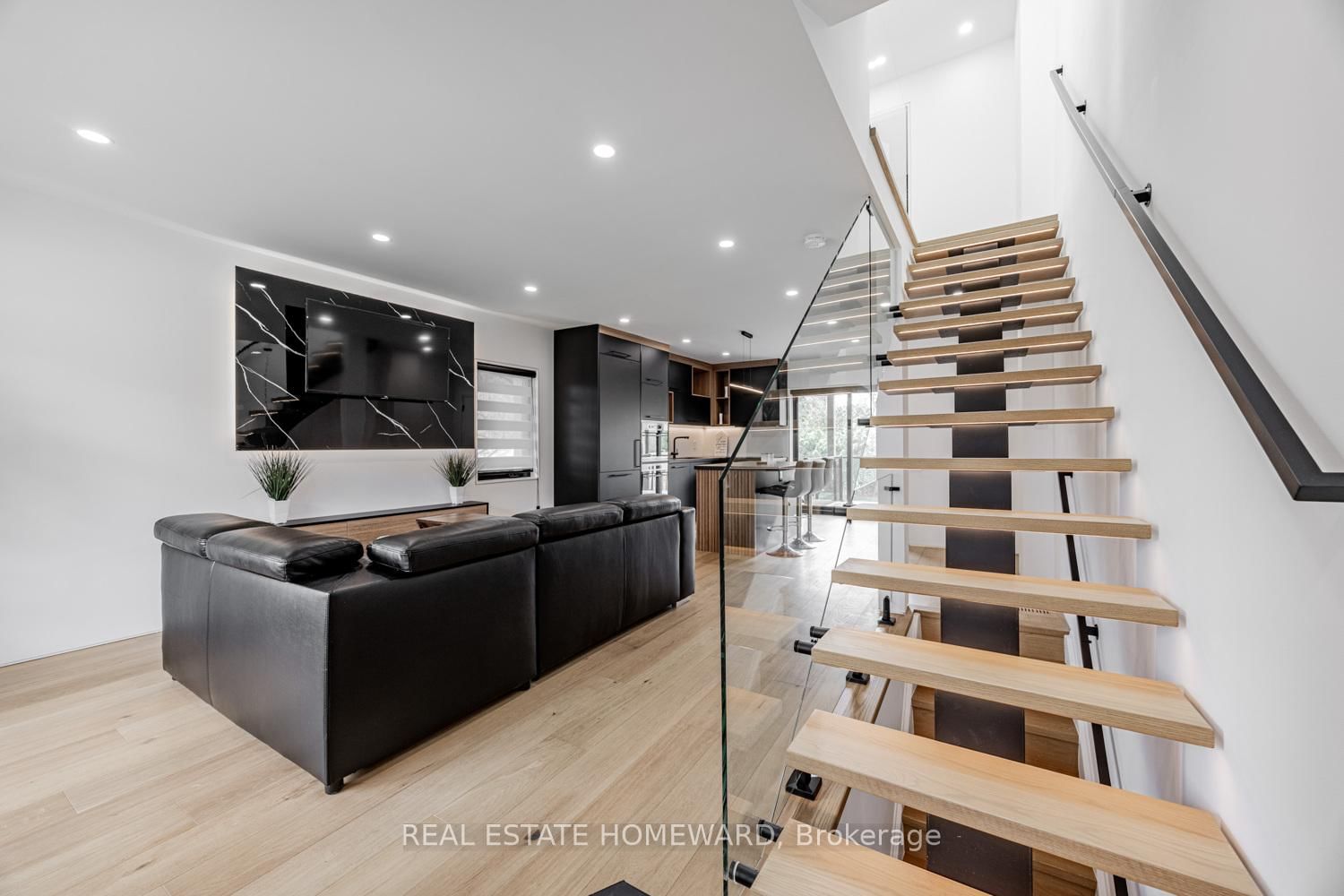 Property at 10 Juliana