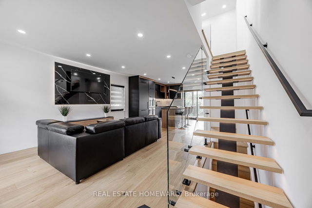 10 Juliana Court