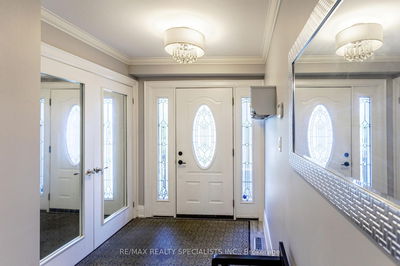 5496 Windy Hill Crt, Mississauga - Hurontario image-0-2