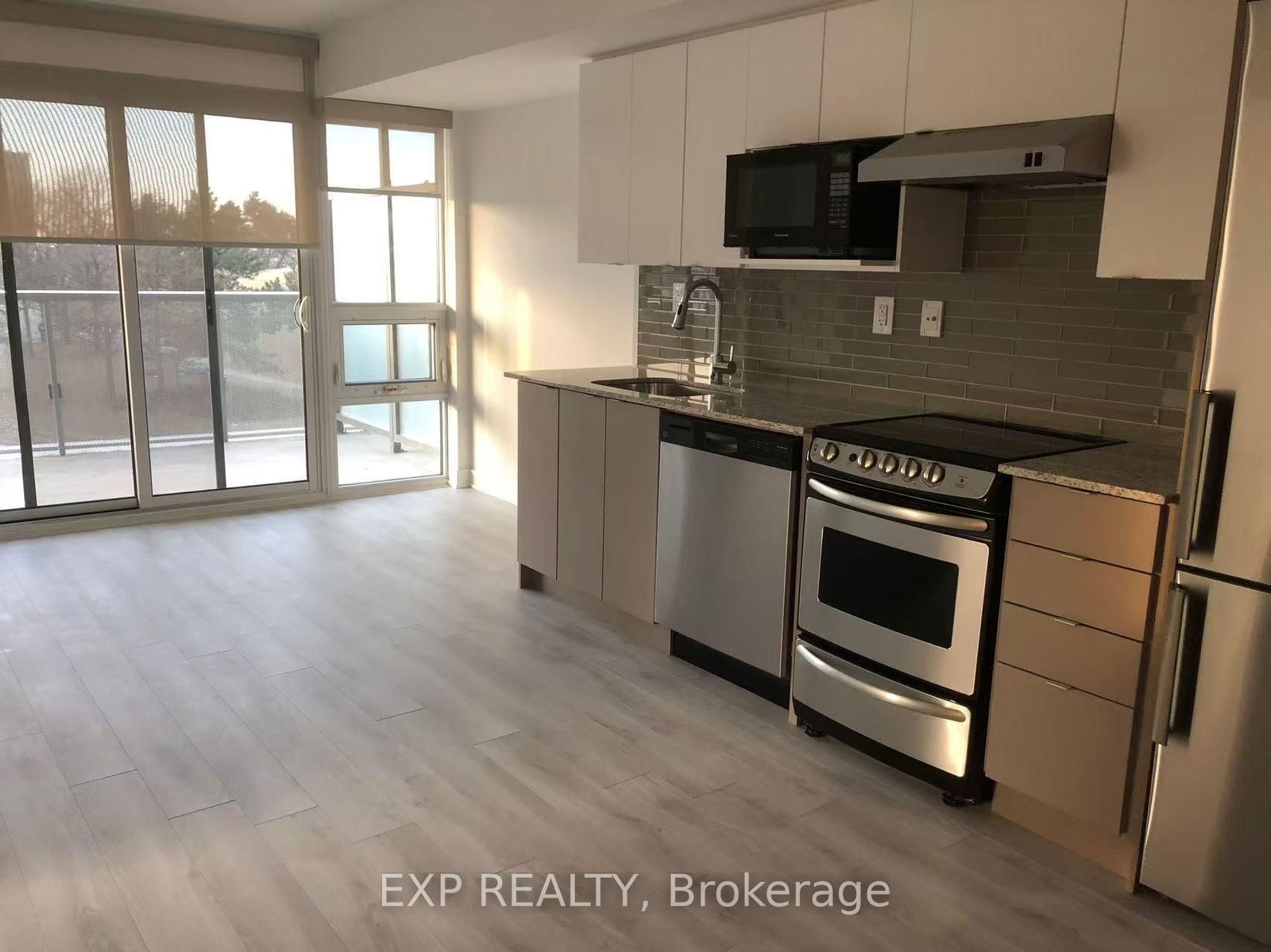 Condo for lease at 414-160 Flemington Road, Toronto, Yorkdale-Glen Park, M6A 0A9 - MLS: W12135683