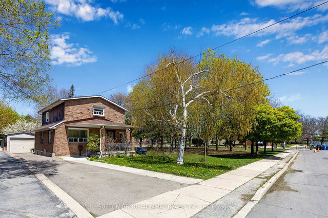 1052 Glengrove Avenue