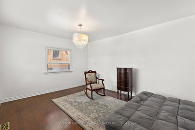 1052 Glengrove Ave, Toronto - Yorkdale-Glen Park image-0-4