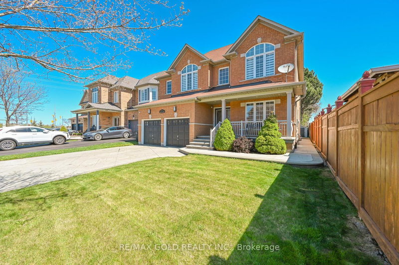 7 Yellow Avens Blvd, Brampton, L6R 0K5 | Image 3