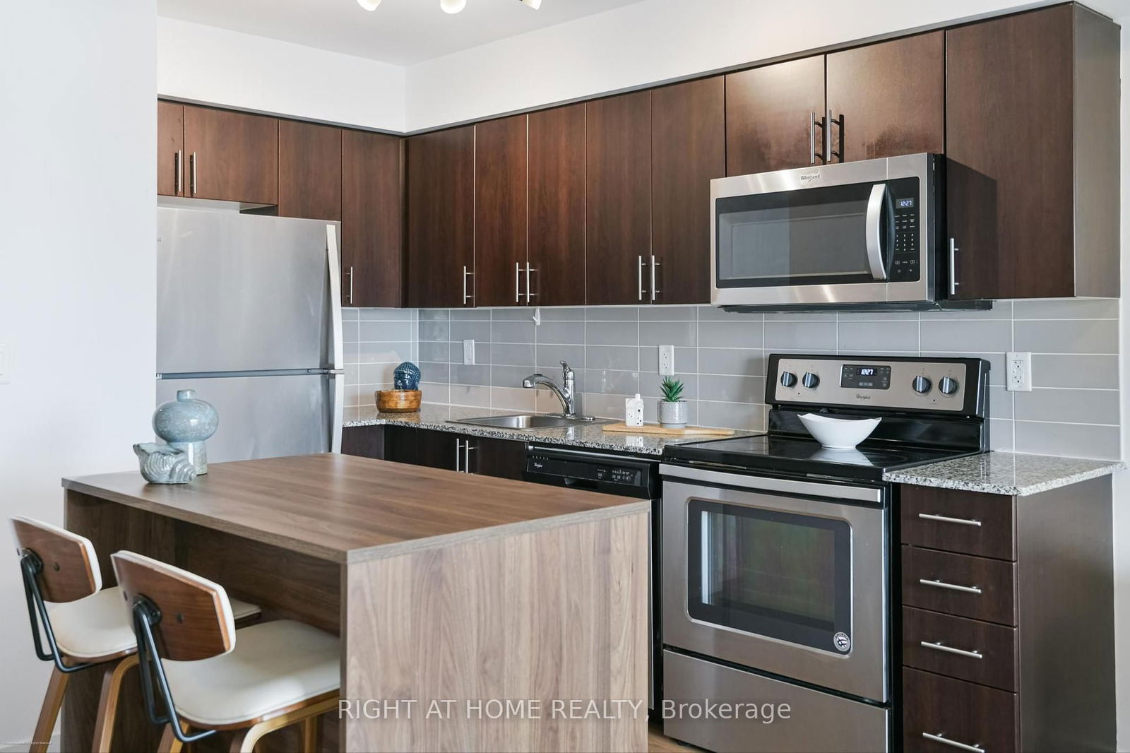 Condo for sale at 708-1420 Dupont Street, Toronto, Dovercourt-Wallace Emerson-Junction, M6H 0C2 - MLS: W12136168
