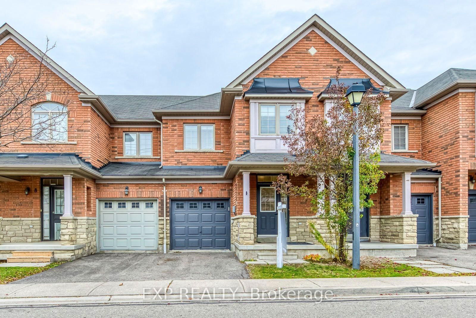 Townhouse for lease at 10-1015 Galesway Boulevard, Mississauga, East Credit, L5V 0A8 - MLS: W12136339