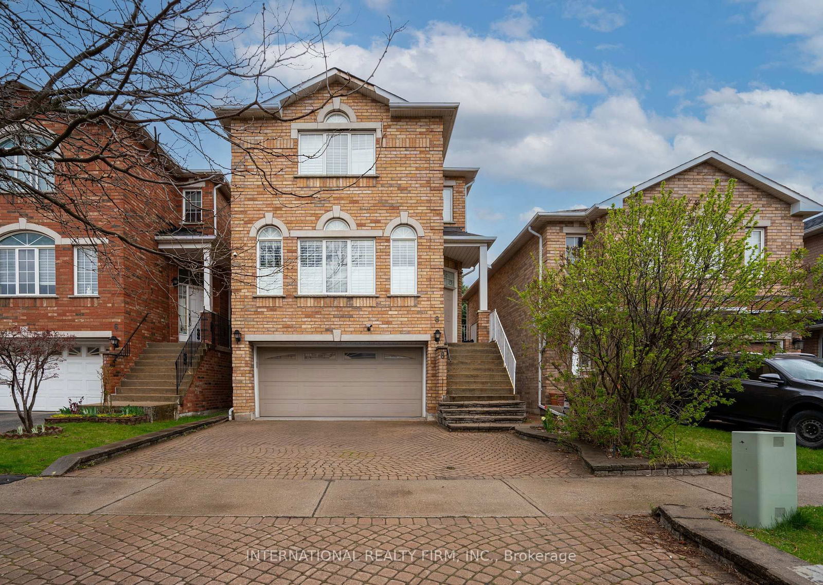Detached House for sale at 8 Margaret Rose Court, Toronto, Weston, M9N 3Y6 - MLS: W12136546