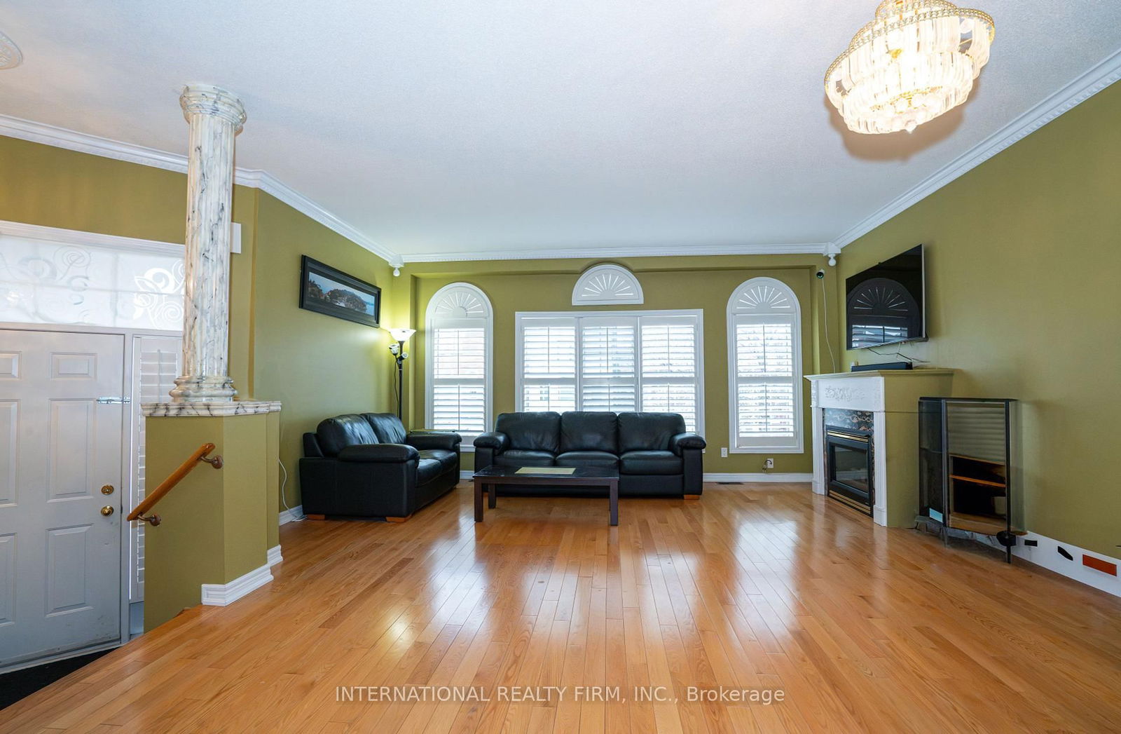 Detached House for sale at 8 Margaret Rose Court, Toronto, Weston, M9N 3Y6 - MLS: W12136546
