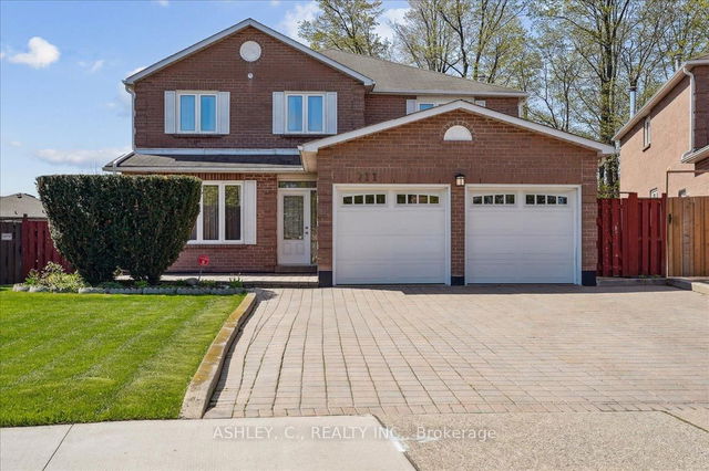 711 Esprit Crescent