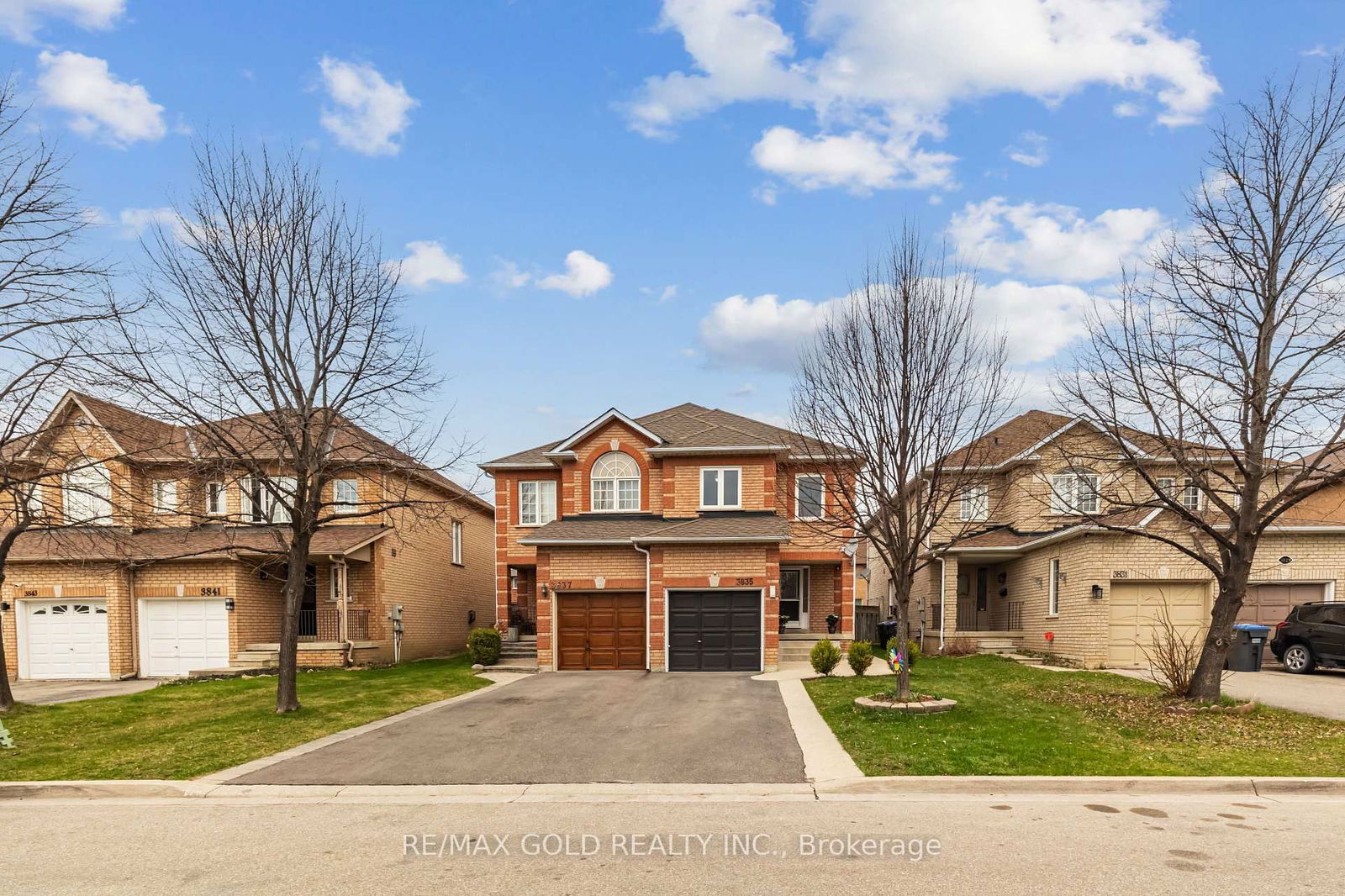 Semi-Detached House for sale at 3835 Forest Bluff Crescent, Mississauga, Lisgar, L5N 7V1 - MLS: W12136794