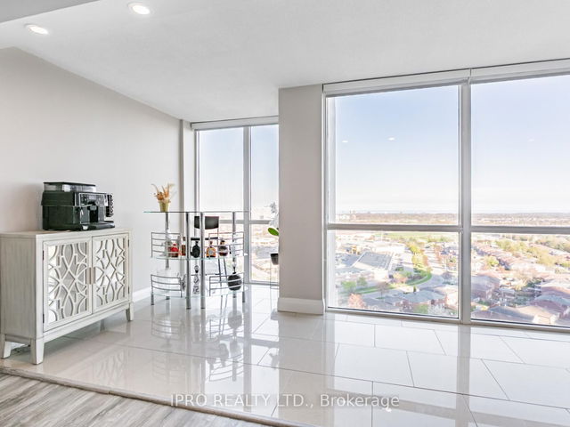 1806 - 350 Webb Drive