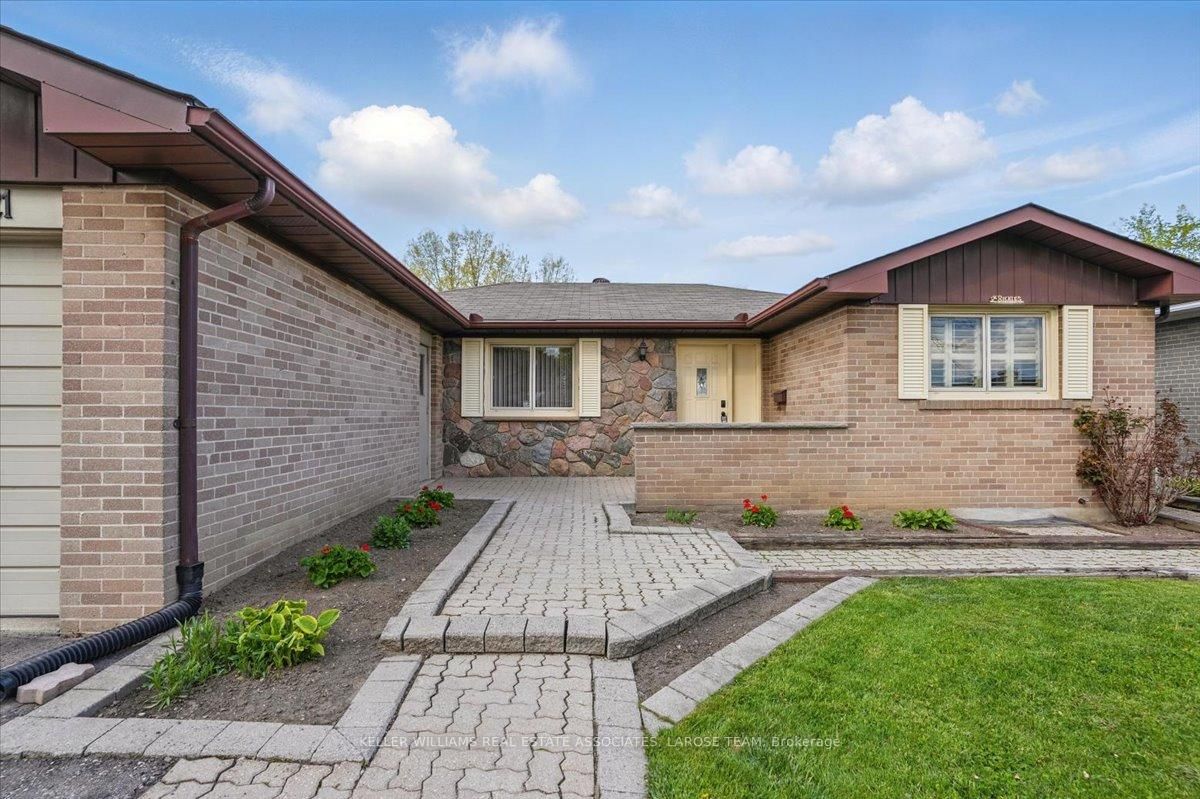 Detached House for sale at 3221 Havenwood Drive, Mississauga, Applewood, L4X 2M2 - MLS: W12137526