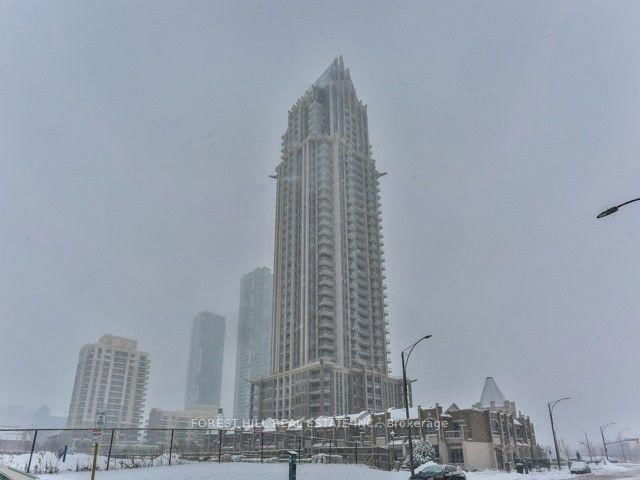 3305 - 388 Prince of Wales Drive