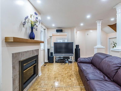 33 Wycombe Rd, Toronto - Downsview-Roding-CFB image-0-3
