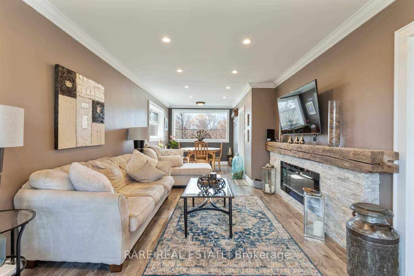 Detached House for lease at 504 Sandbrook Road, Oakville, West, L6L 4M7 - MLS: W12137813