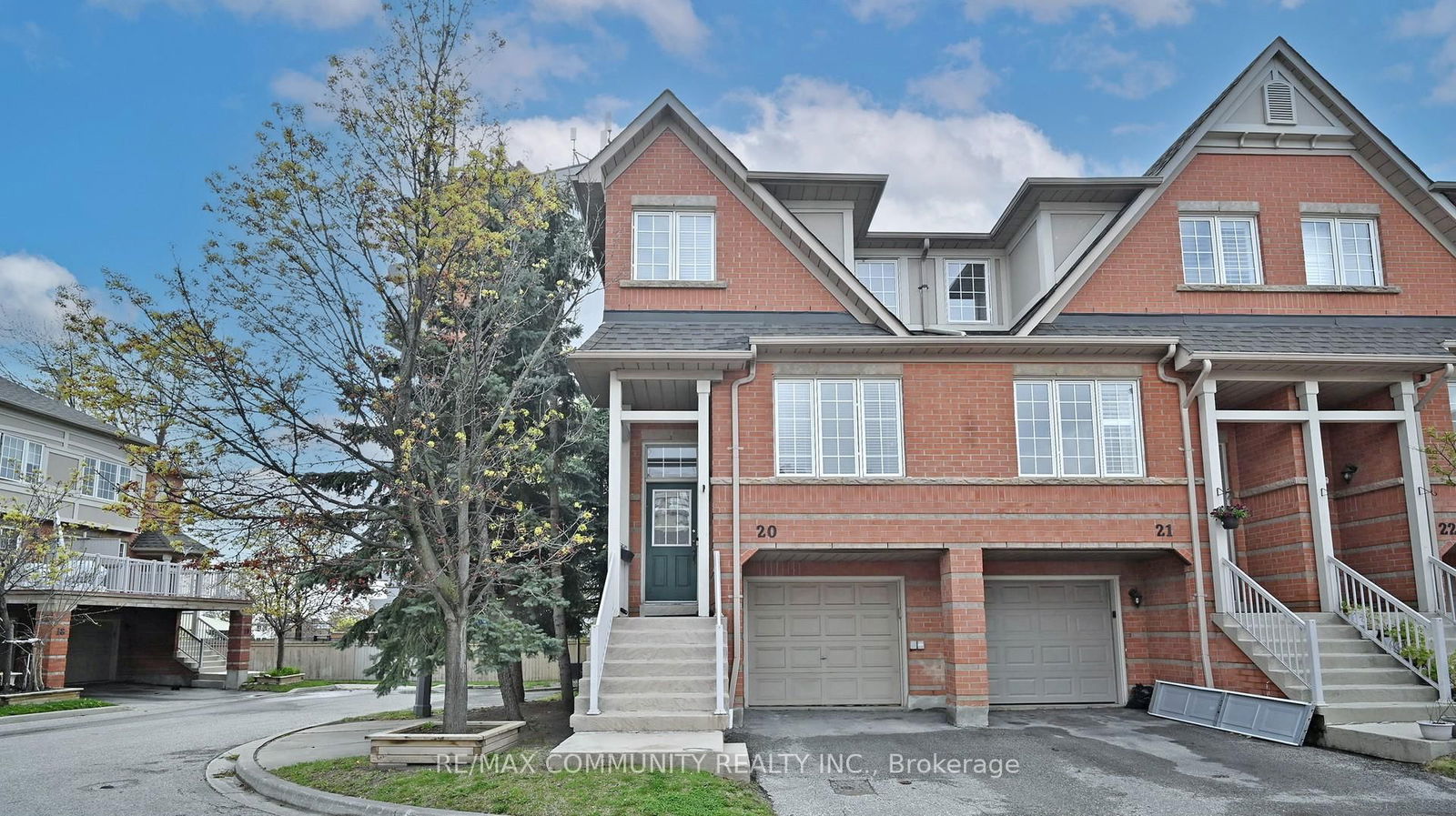 Townhouse for lease at 20 (Main)-38 Fairview Road, Mississauga, Fairview, L5B 4J8 - MLS: W12138225