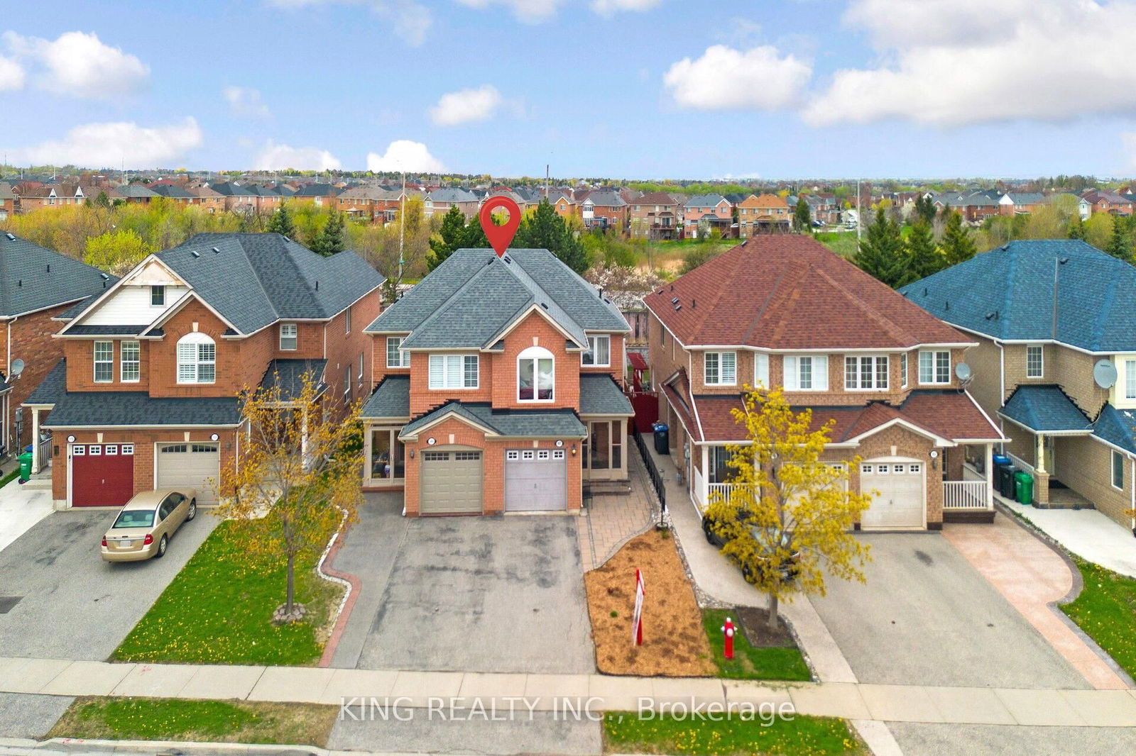 Semi-Detached House for sale at 107 Herdwick Street, Brampton, Gore Industrial North, L6S 0A5 - MLS: W12138252