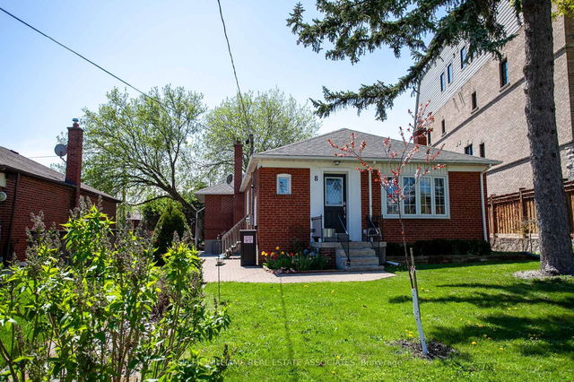 3 - 8 Acorn Avenue