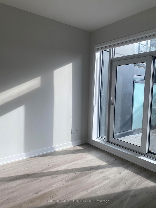 513 - 430 Square One Drive