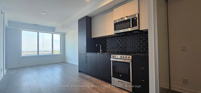 612 - 285 Dufferin Street