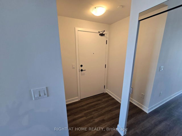 4501 - 430 Square One Drive