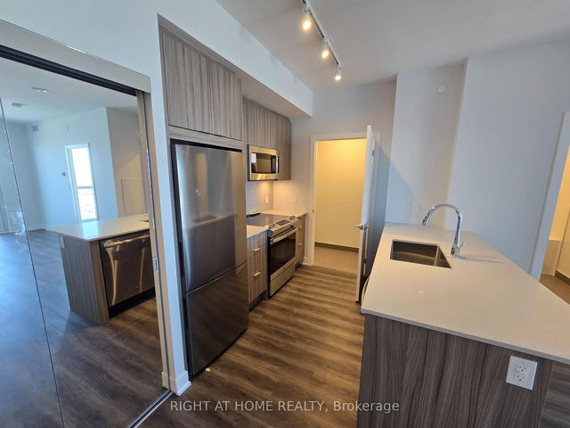 4501 - 430 Square One Drive