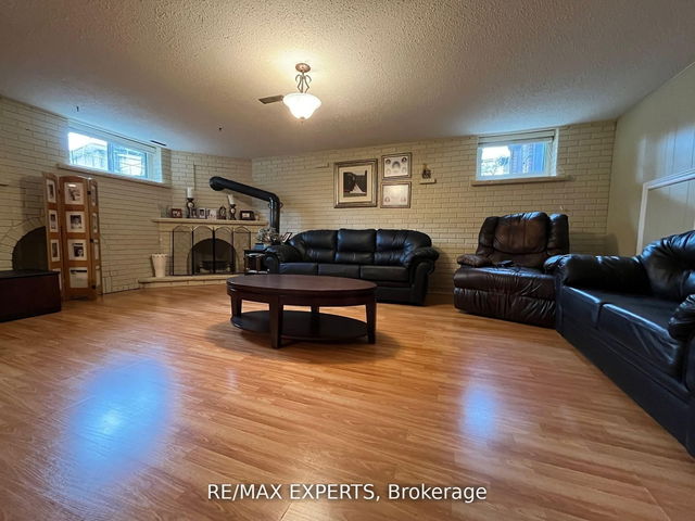 12 Blue Haven Crescent