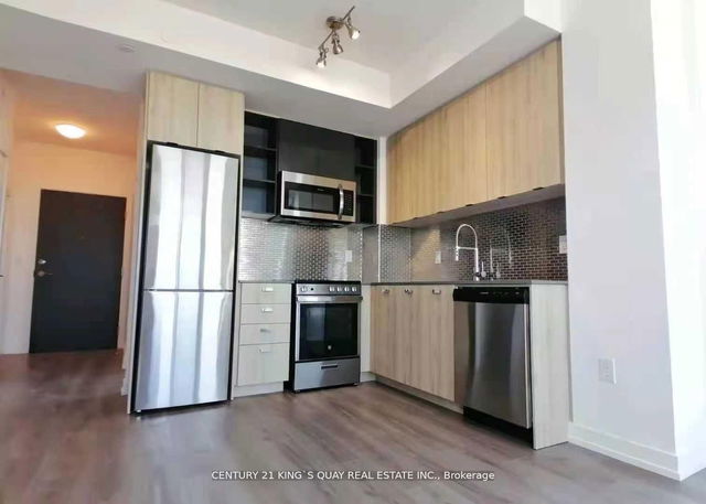 305 - 10 De Boers Drive