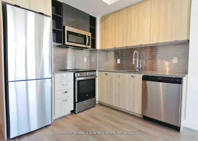 305 - 10 De Boers Drive