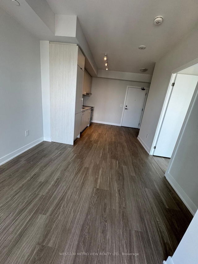 3902 - 430 Square One Drive