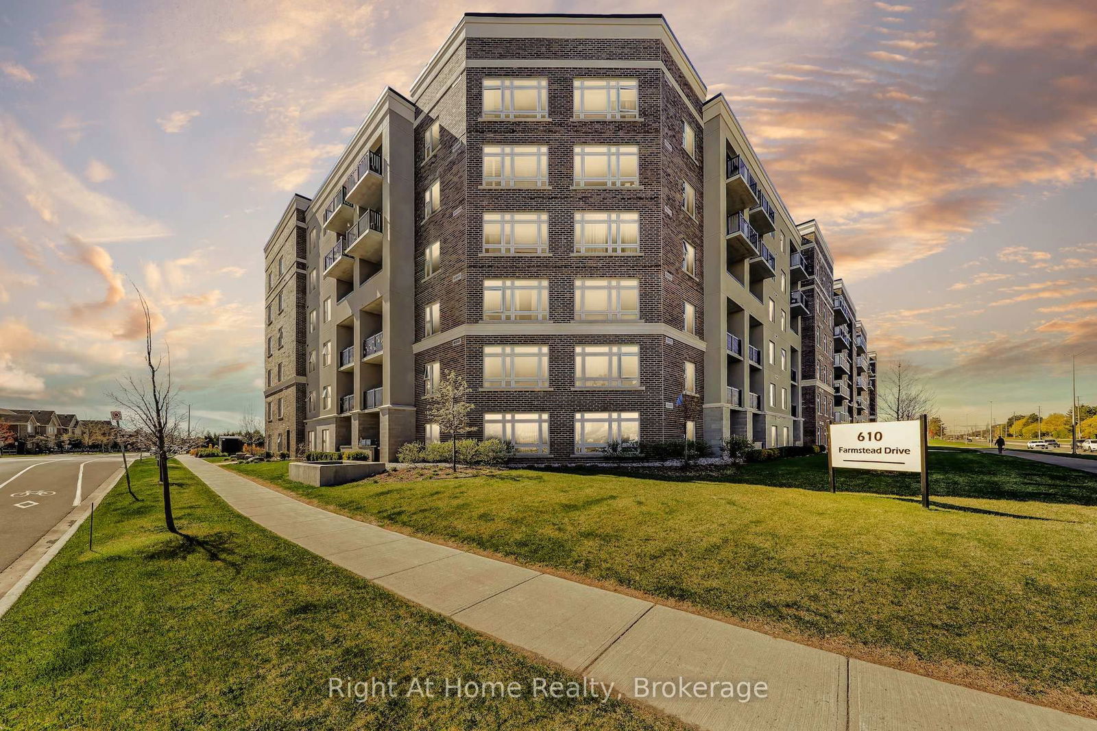 Condo for sale at 307-610 Farmstead Road, Milton, Willmott, L9T 8X5 - MLS: W12139148